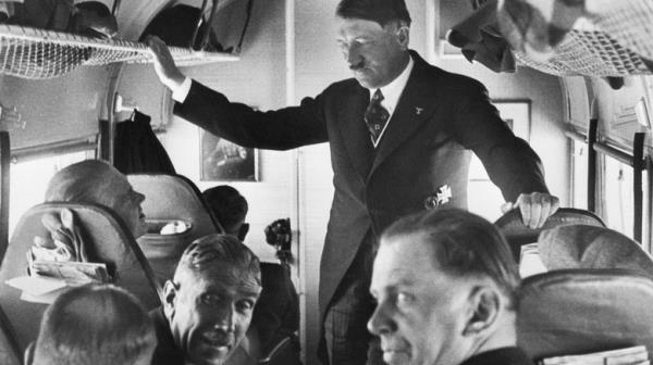 Hitler co<em></em>nfers while on campaign