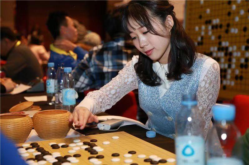 围棋对弈平台免费下载_网上下围棋, 围棋的智慧：探索网上对弈的深度与乐趣_国内比较火的围棋对弈平台