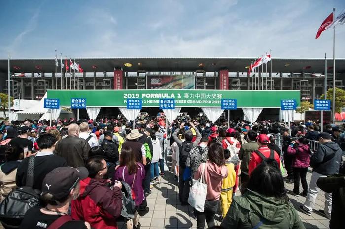 在首届f1拉斯维加斯大奖赛上,音乐占据了前排位置_拉斯维加斯之光赛程_拉斯维加斯奥赛