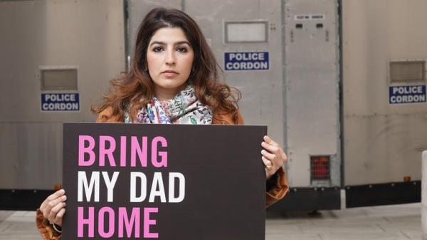 Roxanne Tahbaz, holds a picture of her father Morad Tahbaz, who is jailed in Iran, during a protest outside the Foreign, Commo<em></em>nwealth and Development Office (FCDO) in London, which houses the office of the Foreign Secretary Liz Truss after what she says has been a betrayal of her father by the UK Government.</p>

<p>　　