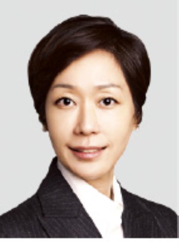 CEO　Koo　Ji-eun