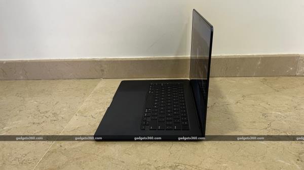 apple macbook air 15 review slim2 Apple